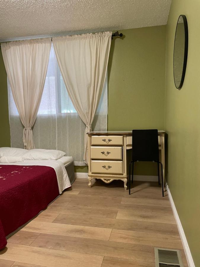 Private In Angeles With Wifi And Ac And Private Fridge!!! Accommodatie bij particulieren Los Angeles