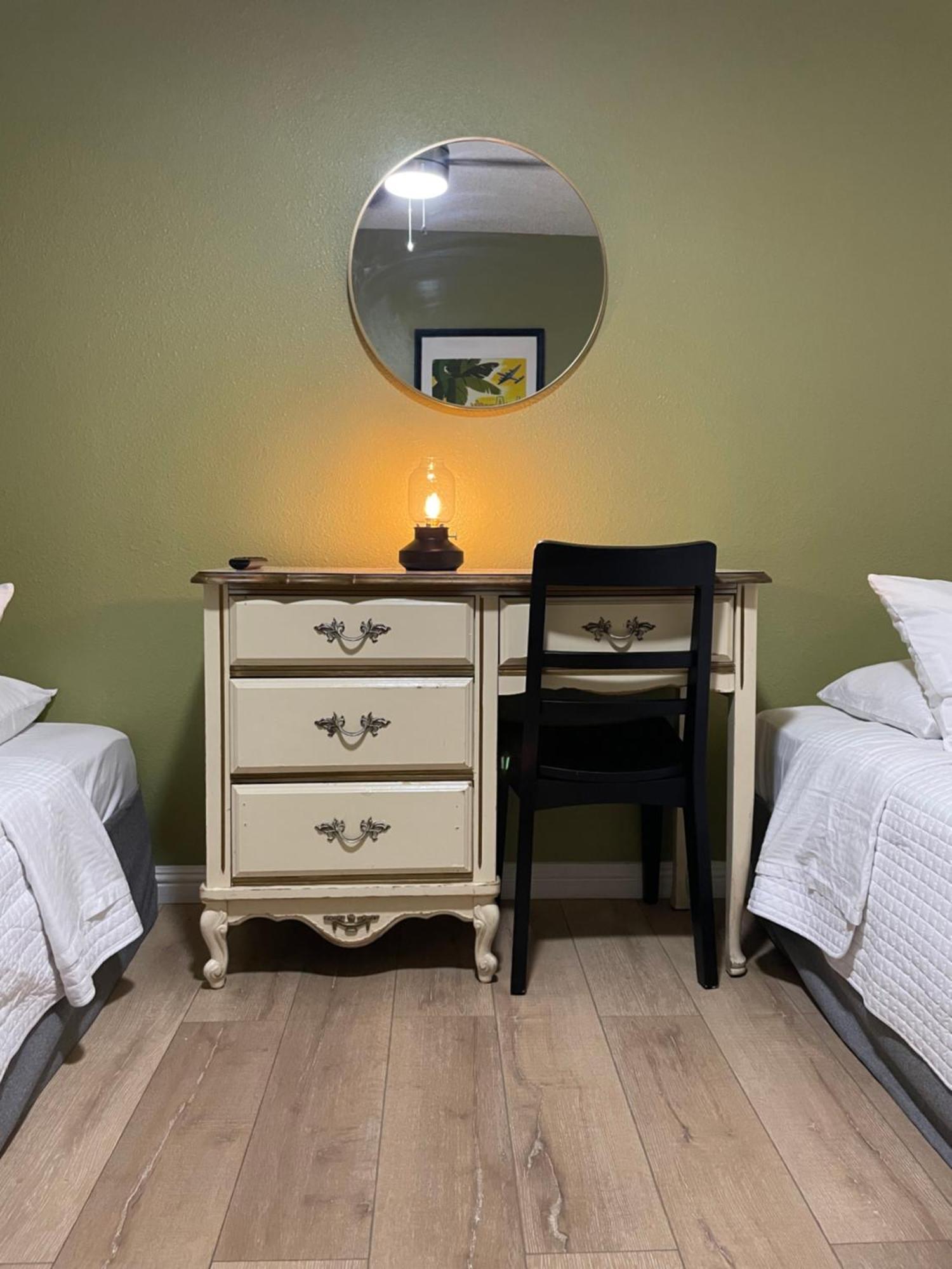 Private In Angeles With Wifi And Ac And Private Fridge!!! Accommodatie bij particulieren Los Angeles