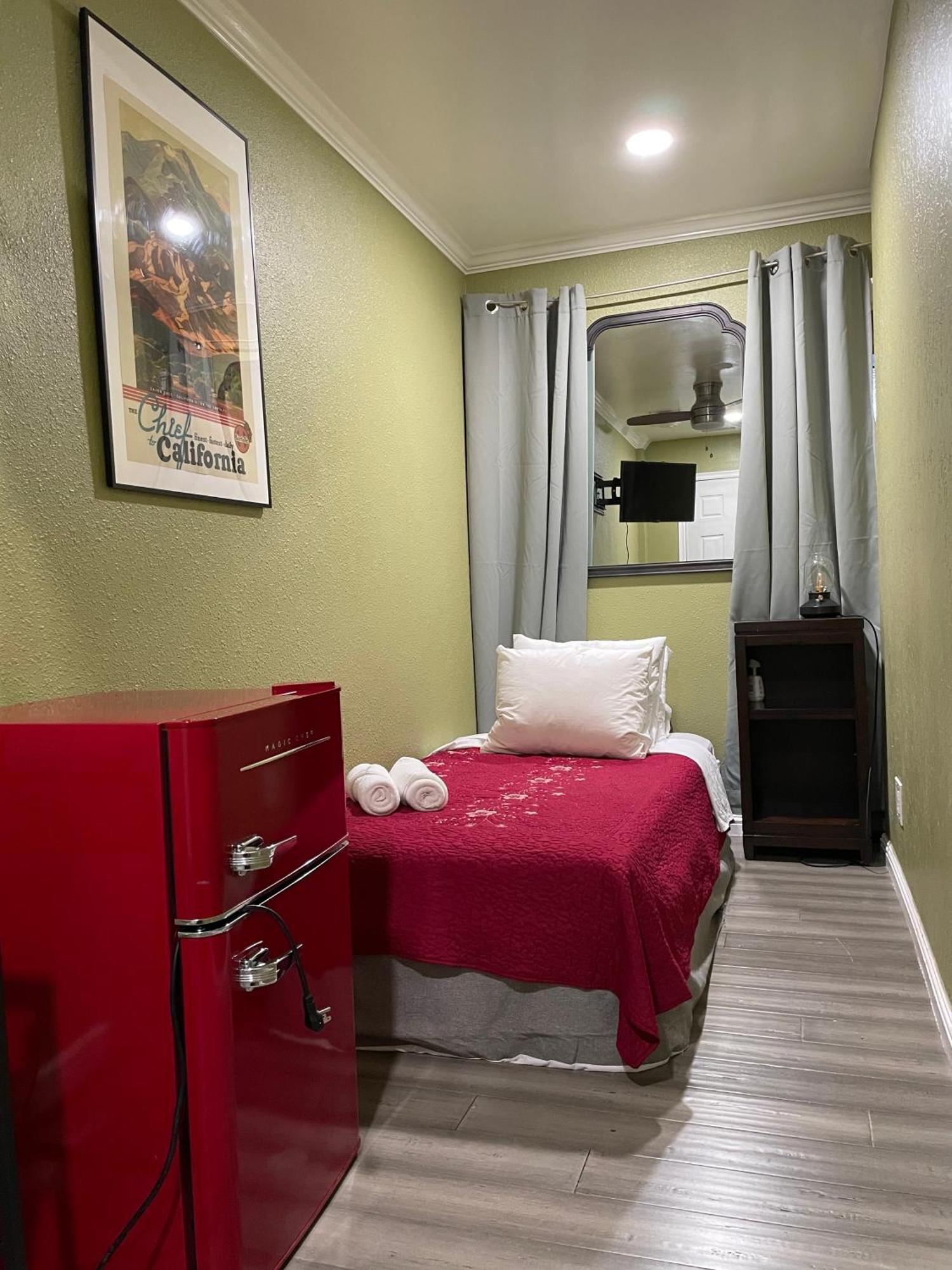 Private In Angeles With Wifi And Ac And Private Fridge!!! Accommodatie bij particulieren *